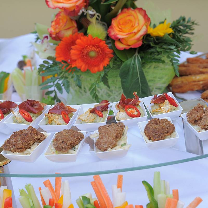  تقديم الطعام: تقديم الطعام