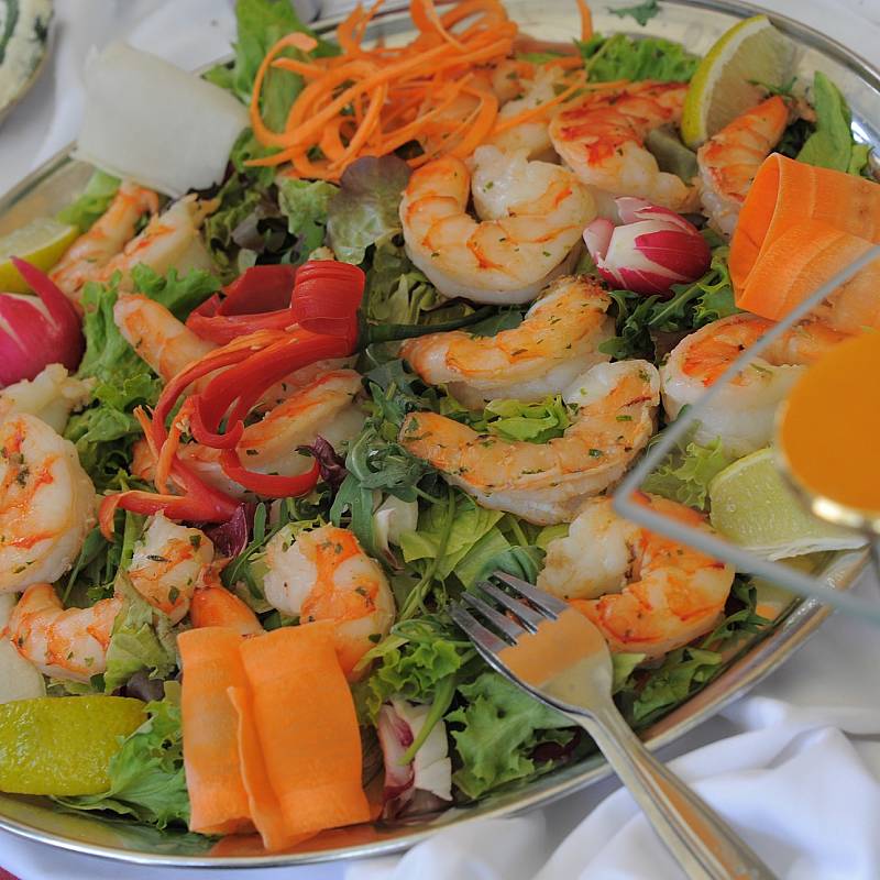  تقديم الطعام: تقديم الطعام