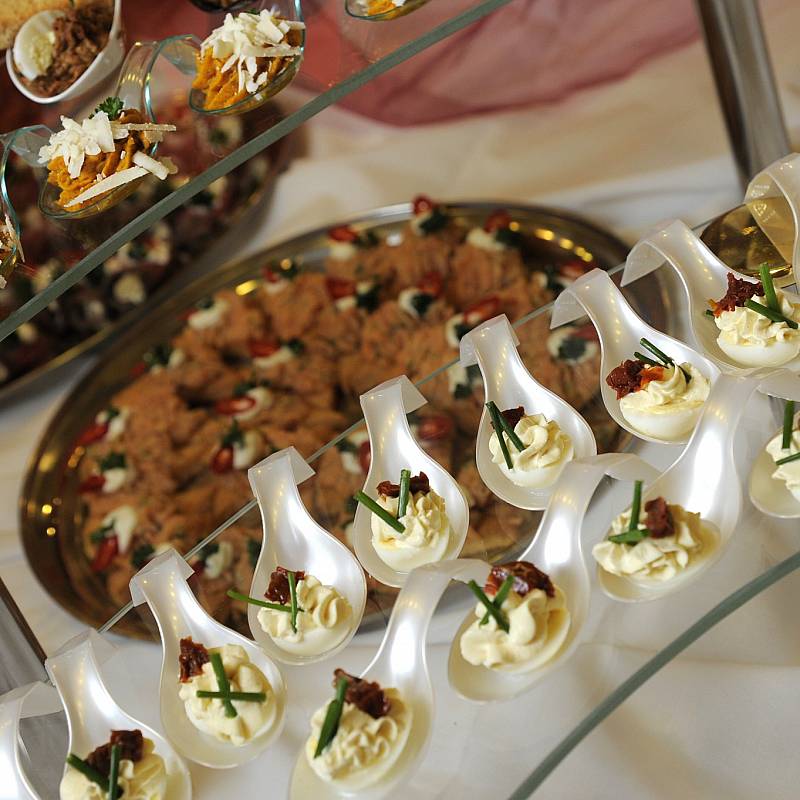  تقديم الطعام: تقديم الطعام