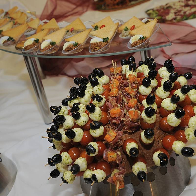  تقديم الطعام: تقديم الطعام