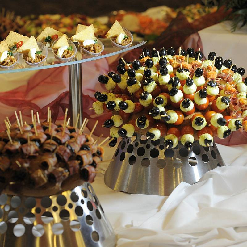  تقديم الطعام: تقديم الطعام