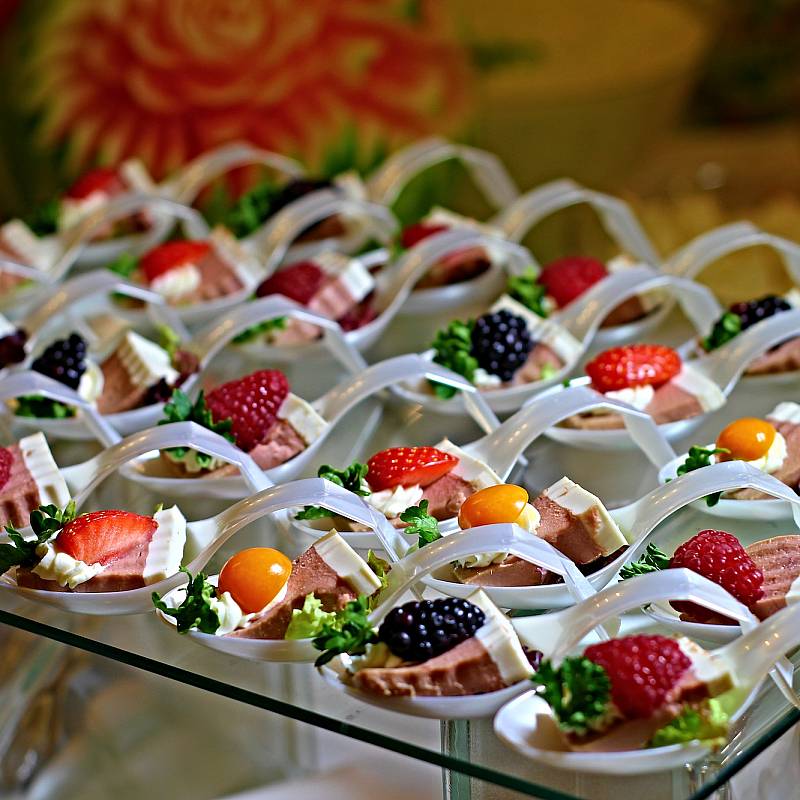  تقديم الطعام:  تقديم الطعام