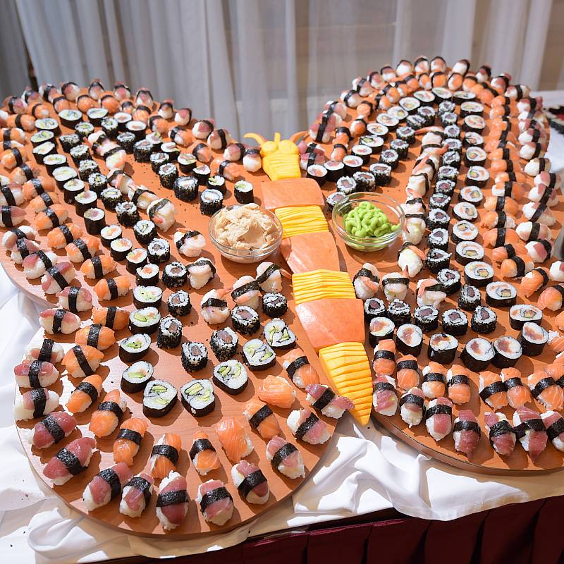  تقديم الطعام:  تقديم الطعام