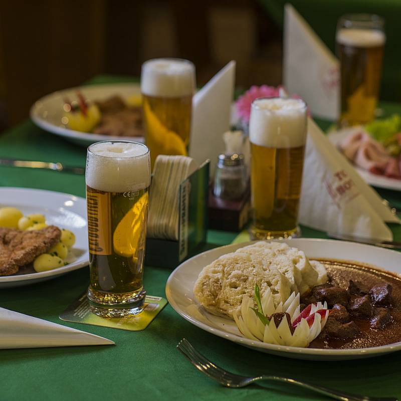 المطعم: حانة بيرة بوهيميا القديمة 
