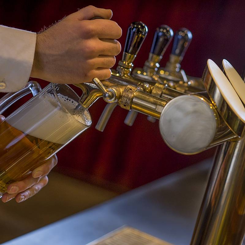 المطعم: حانة بيرة بوهيميا القديمة 
