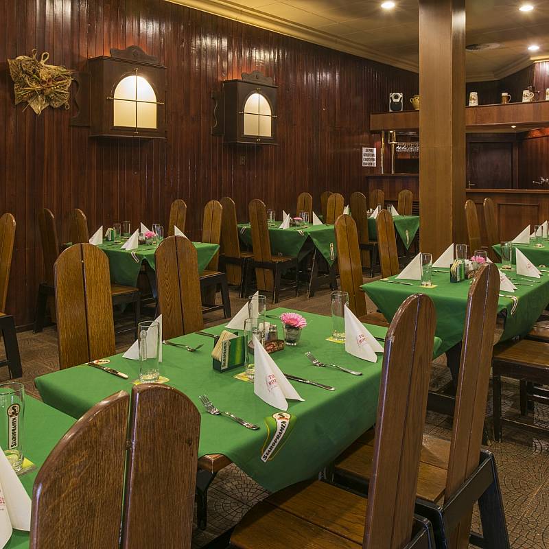 المطعم: حانة بيرة بوهيميا القديمة 
