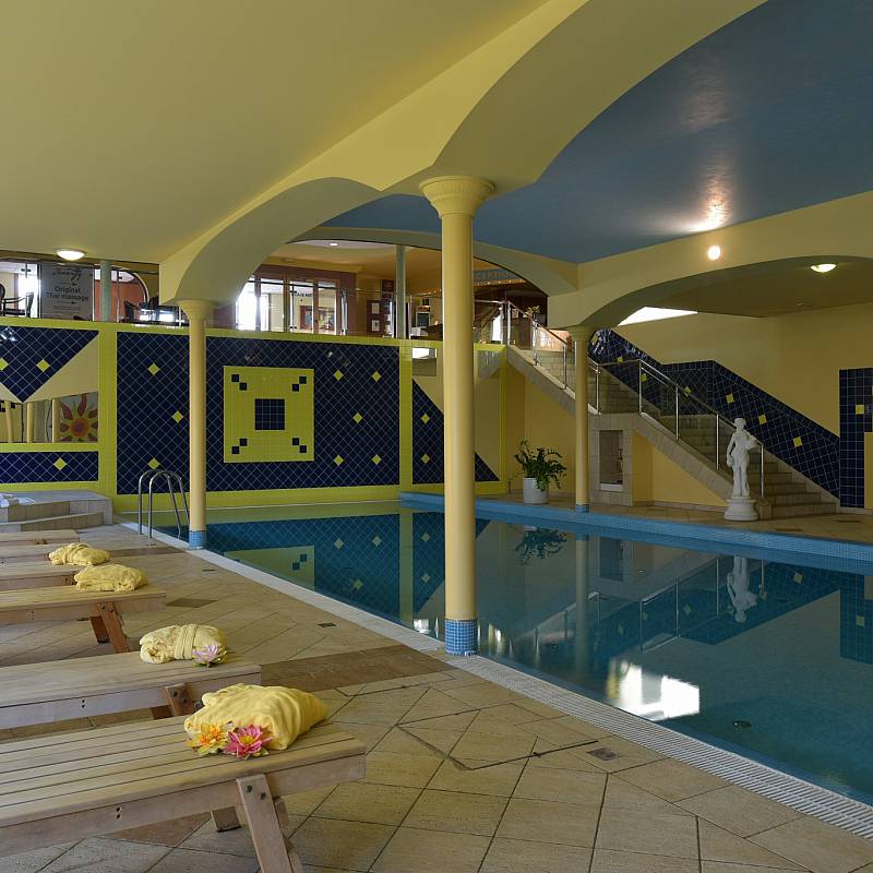 العناية بالصحة: Pool