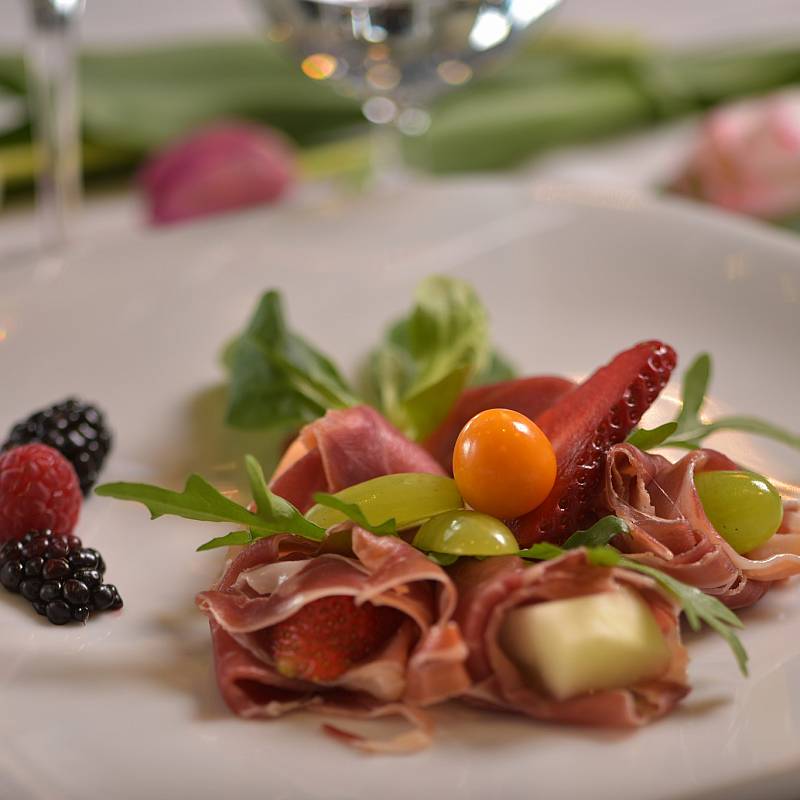  تقديم الطعام: تقديم الطعام